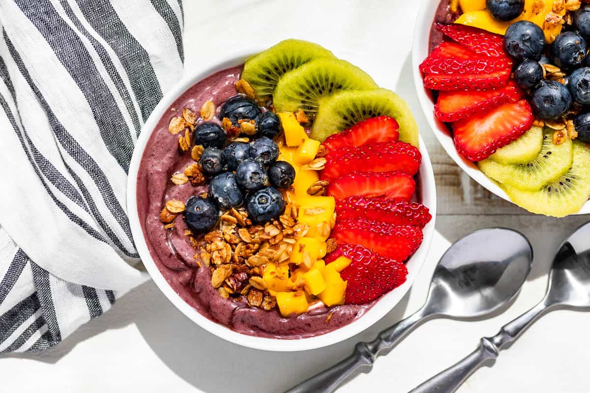 Wholesome Delight: Crafting the Perfect Acai Bowl at Home